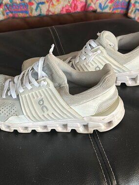 On Cloud Running Shoes Women's 10 Gray - Worn, See Photos